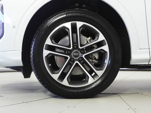 Used 2025 Audi Q5 Premium Plus w/ Premium Plus AWD/4WD image 5