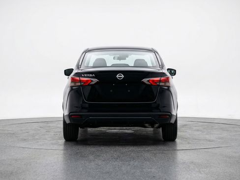 Used 2025 Nissan Versa SV image 7