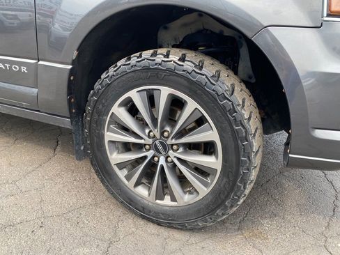 Used 2016 Lincoln Navigator Select AWD/4WD image 34