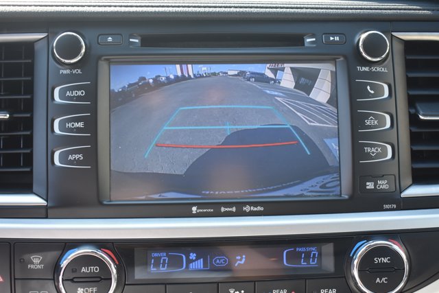 Used 2018 Toyota Highlander XLE FWD image 28