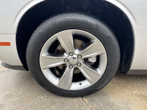 Certified 2022 Dodge Challenger SXT image 4