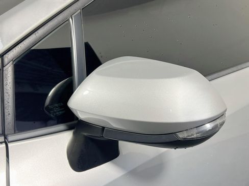 Used 2021 Toyota Corolla SE FWD image 12