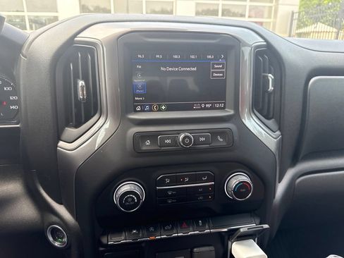Used 2023 Chevrolet Silverado 1500 Custom AWD/4WD image 4