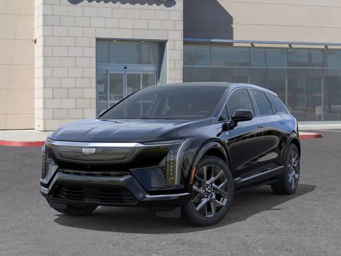 New 2025 Cadillac Optiq Luxury 1 image 38
