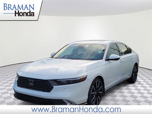 Certified 2023 Honda Accord Touring image 1