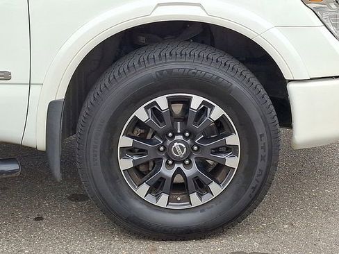 Used 2019 Nissan Titan PRO-4X w/ Pro-4x Convenience Package image 30