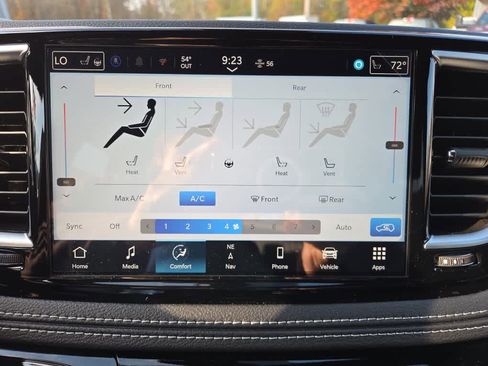 New 2026 Chrysler Pacifica Limited w/ S Appearance Package image 24