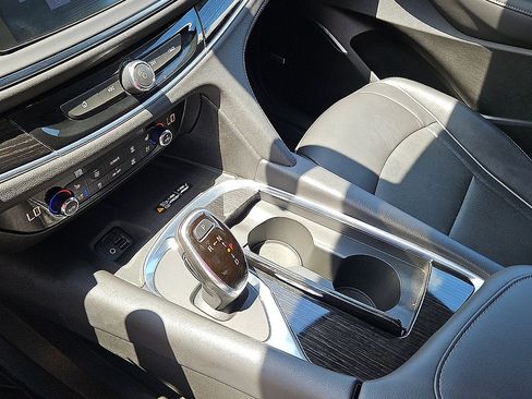 Used 2020 Buick Enclave Avenir w/ Avenir Technology Package FWD image 20