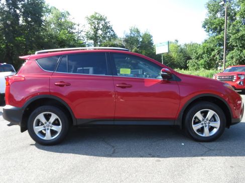 Used 2015 Toyota RAV4 XLE AWD/4WD image 4