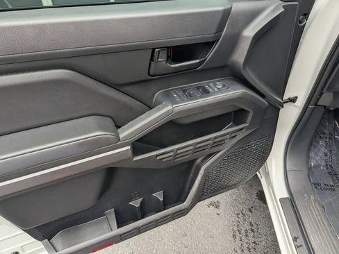 Used 2025 Toyota Tacoma SR5 RWD image 10