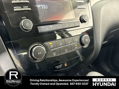 Used 2016 Nissan Rogue S image 9