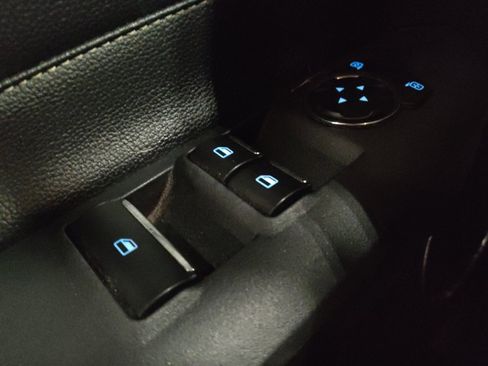 Used 2017 Ford Mustang Premium image 27