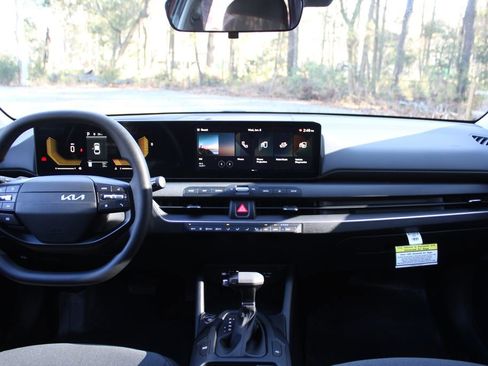 New 2025 Kia K4 LXS image 20