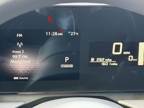 Certified 2025 Nissan Kicks SV image 18