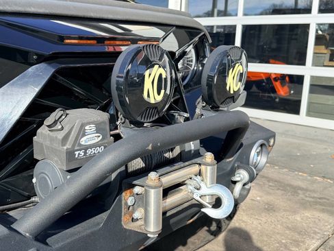 Used 2021 Jeep Gladiator Sport image 20