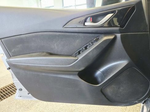 Used 2015 MAZDA MAZDA3 i Sport image 10
