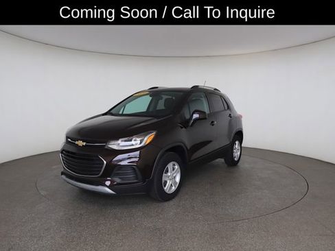 Used 2022 Chevrolet Trax LT w/ Driver Confidence Package AWD/4WD image 2