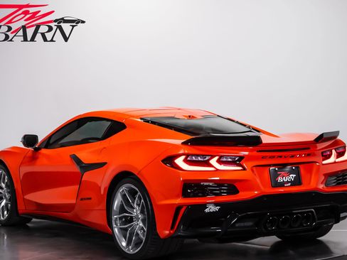 Used 2025 Chevrolet Corvette Z06 w/ Stealth Interior Trim Package RWD image 11