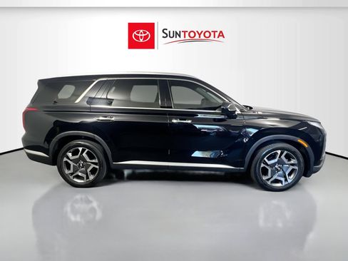 Used 2024 Hyundai Palisade SEL w/ Premium Package FWD image 2