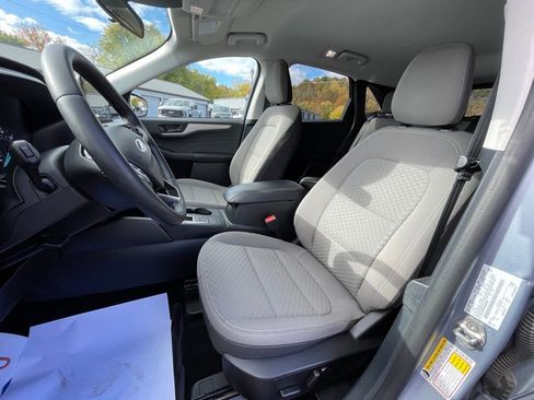 Used 2022 Ford Escape SE w/ SE Sport Appearance Package image 11