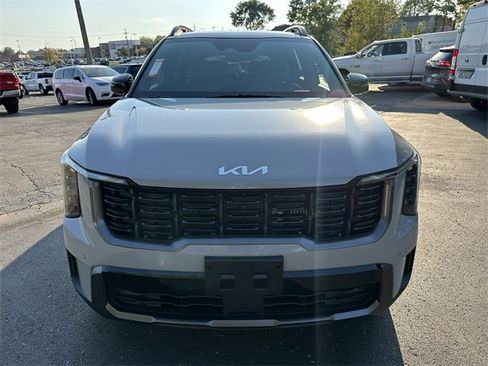 Used 2024 Kia Sorento SX Prestige w/ Sage Leather Package image 3