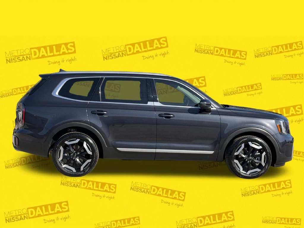 Used 2025 Kia Telluride EX FWD image 4