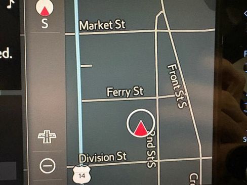 Certified 2022 Toyota Camry XLE w/ Navigation Package image 19