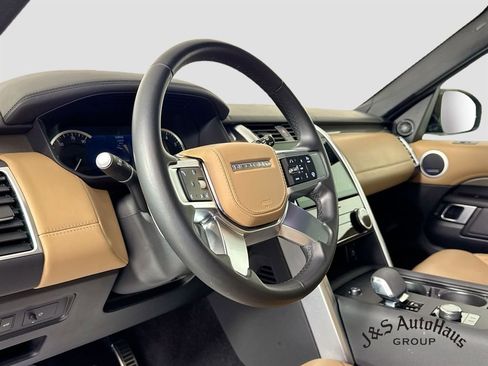 Used 2023 Land Rover Discovery Metropolitan Edition AWD/4WD image 9