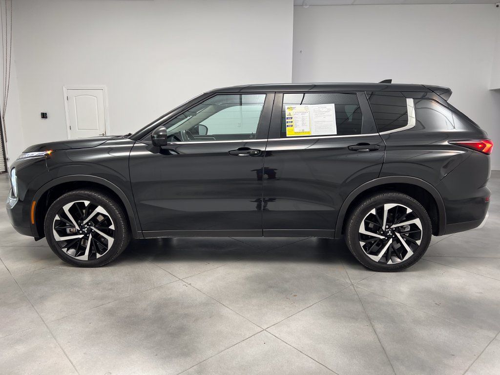 Used 2022 Mitsubishi Outlander SE FWD image 5