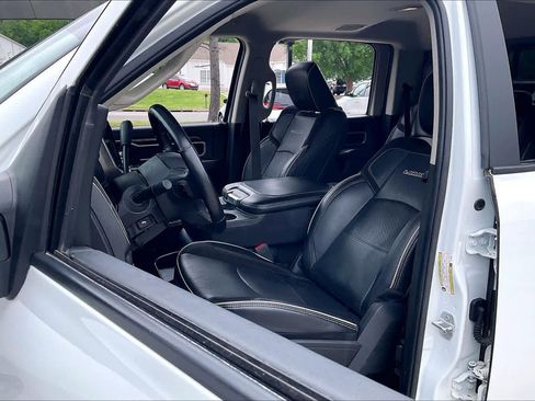 Used 2024 RAM 2500 Laramie AWD/4WD image 8