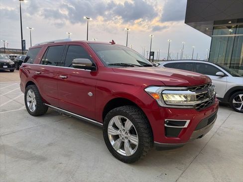 Used 2022 Ford Expedition King Ranch image 3