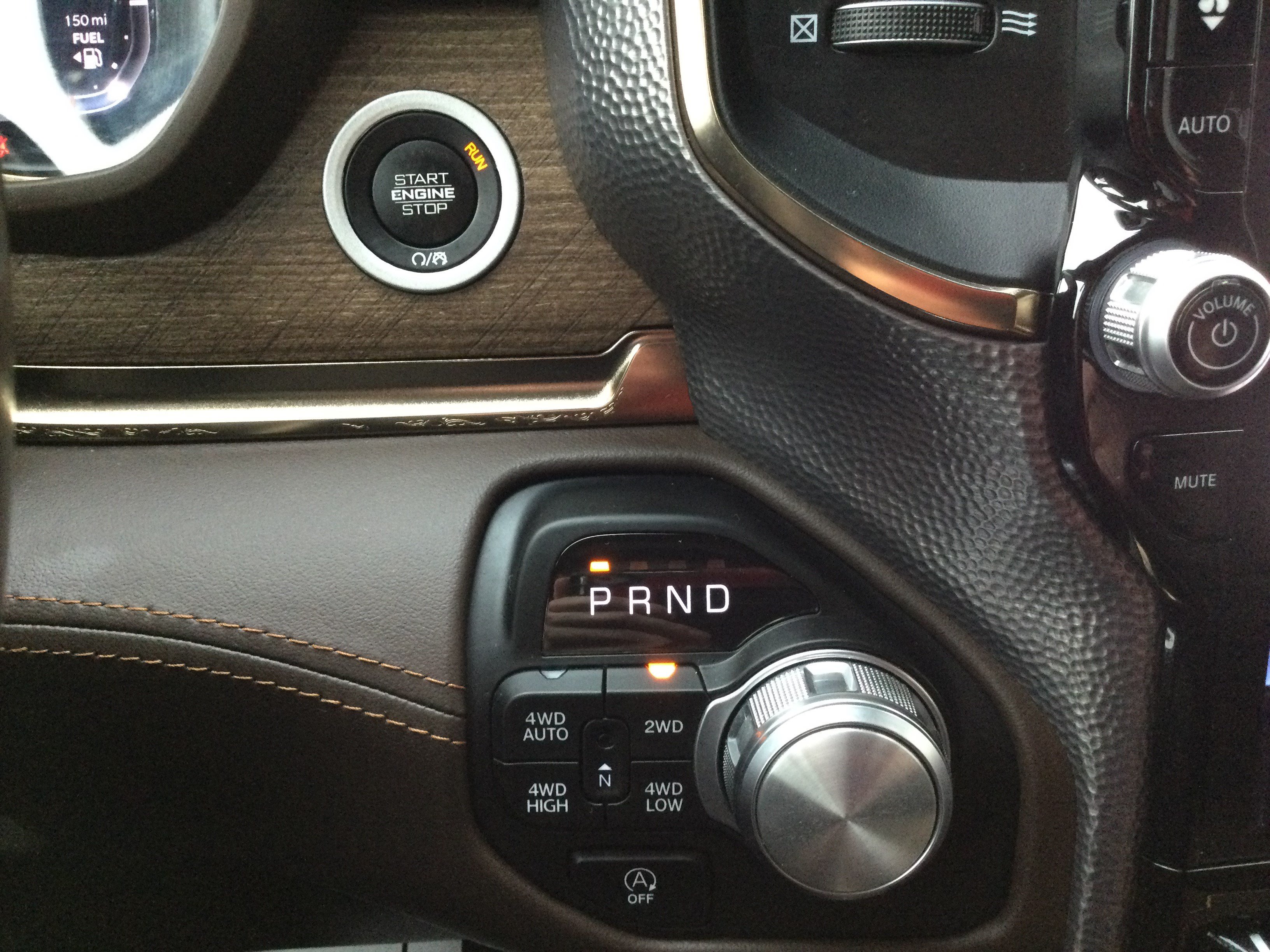 Used 2025 RAM 1500 Limited AWD/4WD image 22