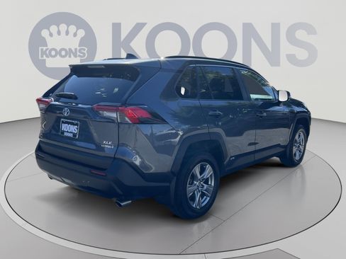 Used 2023 Toyota RAV4 XLE w/ XLE Grade Weather Package AWD/4WD image 7