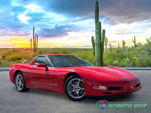 Used 2003 Chevrolet Corvette Coupe w/ Preferred Equipment Group RWD image 2
