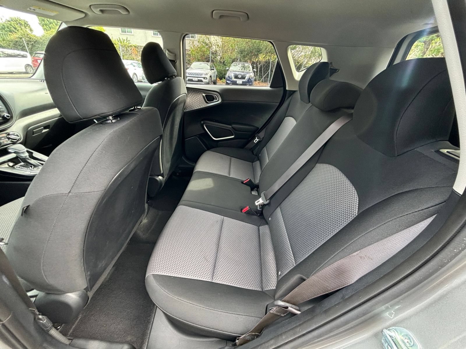 Used 2025 Kia Soul LX w/ LX Technology Package FWD image 22