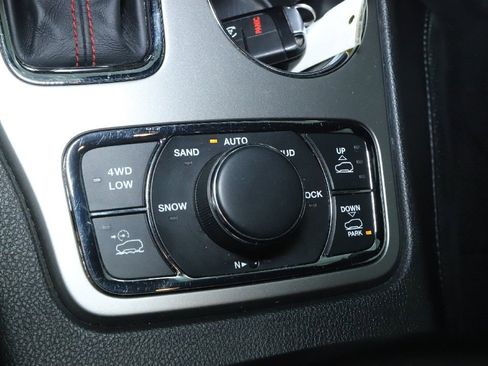 Used 2017 Jeep Grand Cherokee Trailhawk w/ Trailhawk Luxury Group AWD/4WD image 30
