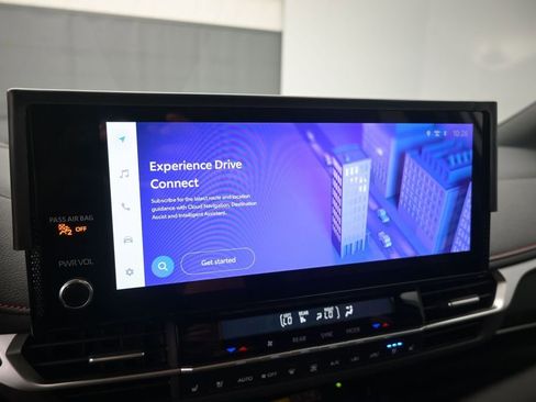 Used 2025 Toyota Sienna XSE w/ XSE Premium Package FWD image 24