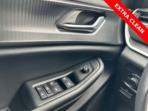 Used 2023 Jeep Grand Cherokee Altitude image 25