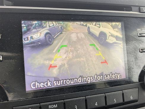 Used 2018 Nissan Titan SV image 20