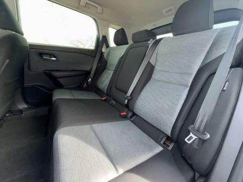 Used 2023 Nissan Rogue SV image 13