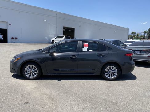 Used 2026 Toyota Corolla LE w/ LE Premium Package FWD image 2