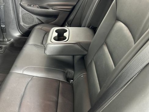 Used 2018 Chevrolet Malibu LT w/ Leather Package FWD image 18