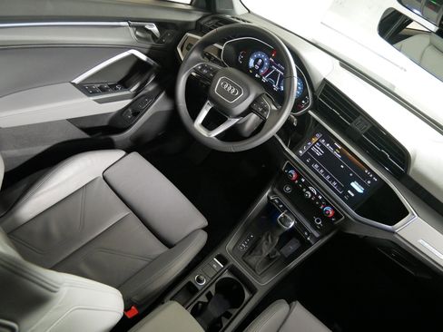 Used 2024 Audi Q3 2.0T Premium Plus image 9