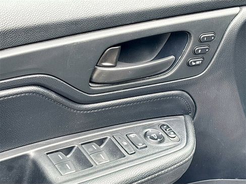 Used 2024 Honda Odyssey EX-L image 17
