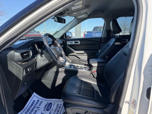 Certified 2023 Ford Explorer Limited w/ Equipment Group 301A image 18