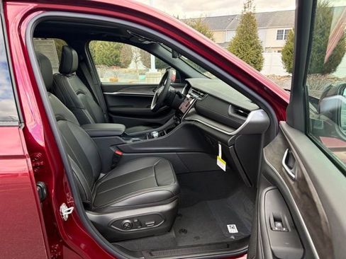 New 2025 Jeep Grand Cherokee L Limited image 29