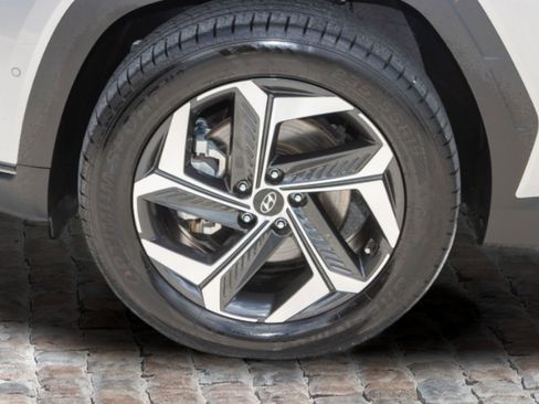 Used 2024 Hyundai Tucson Limited image 38