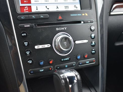 Used 2018 Ford Explorer Platinum AWD/4WD image 12