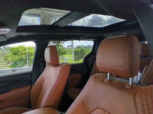 New 2026 Chrysler Pacifica Pinnacle w/ Trailer Tow Group image 22