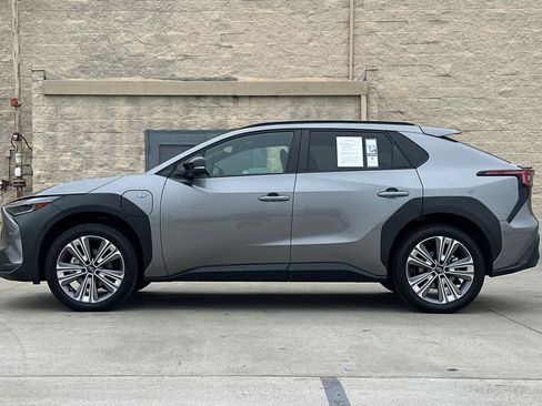 Used 2023 Subaru Solterra AWD image 6